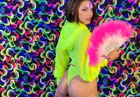 گل لینک یاب کانال سکسی میخ Bisex پیچیده در حالی که عزیزم داغ دیک خود را می خورد