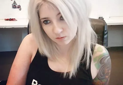 Blue Eyeyed Blonde Beauty Sucks and گروه صکصی تلگرام Fucks