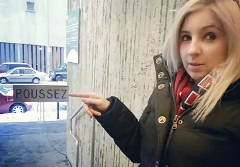 Blondie با اسباب بازی ها گروه های سکسی تلگرام بازی می کند